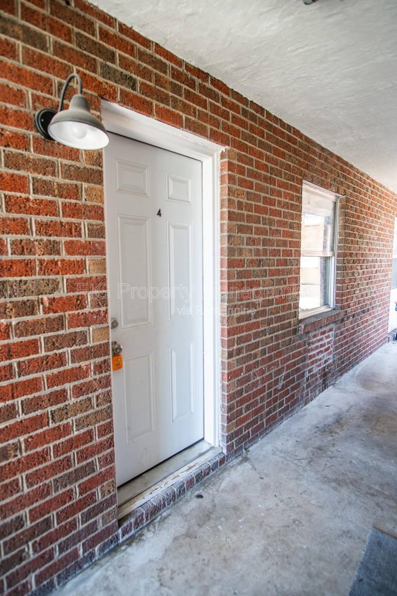 Apartment for rent at 315 N Castle St #4, Knoxville, TN 37914