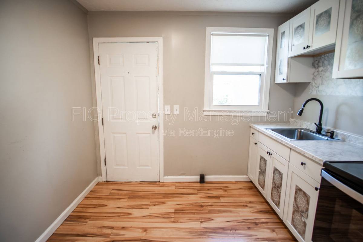 Apartment for rent at 1418 Chicago Ave, Knoxville, TN 37917