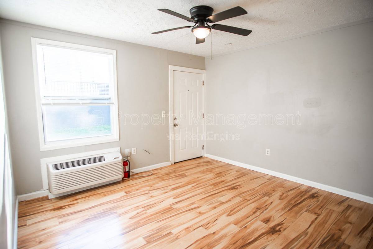 Apartment for rent at 1418 Chicago Ave, Knoxville, TN 37917