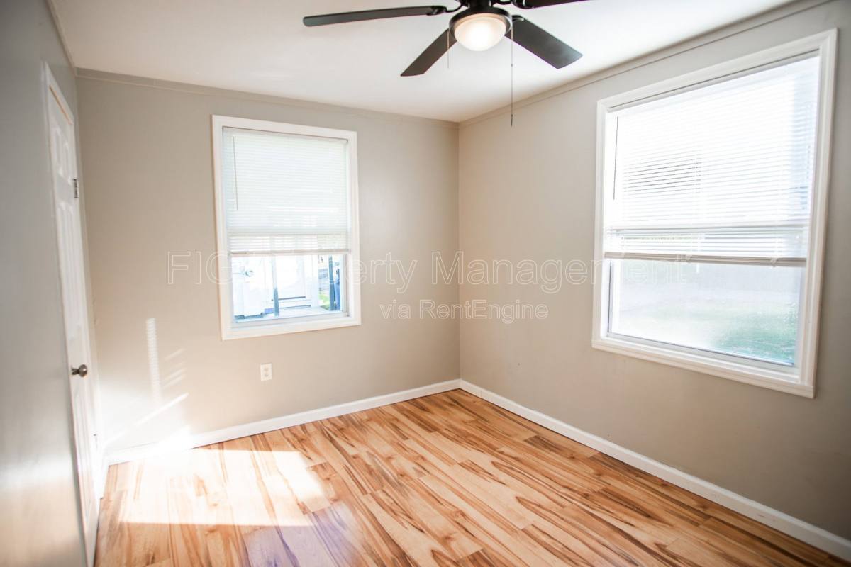 Apartment for rent at 1418 Chicago Ave, Knoxville, TN 37917