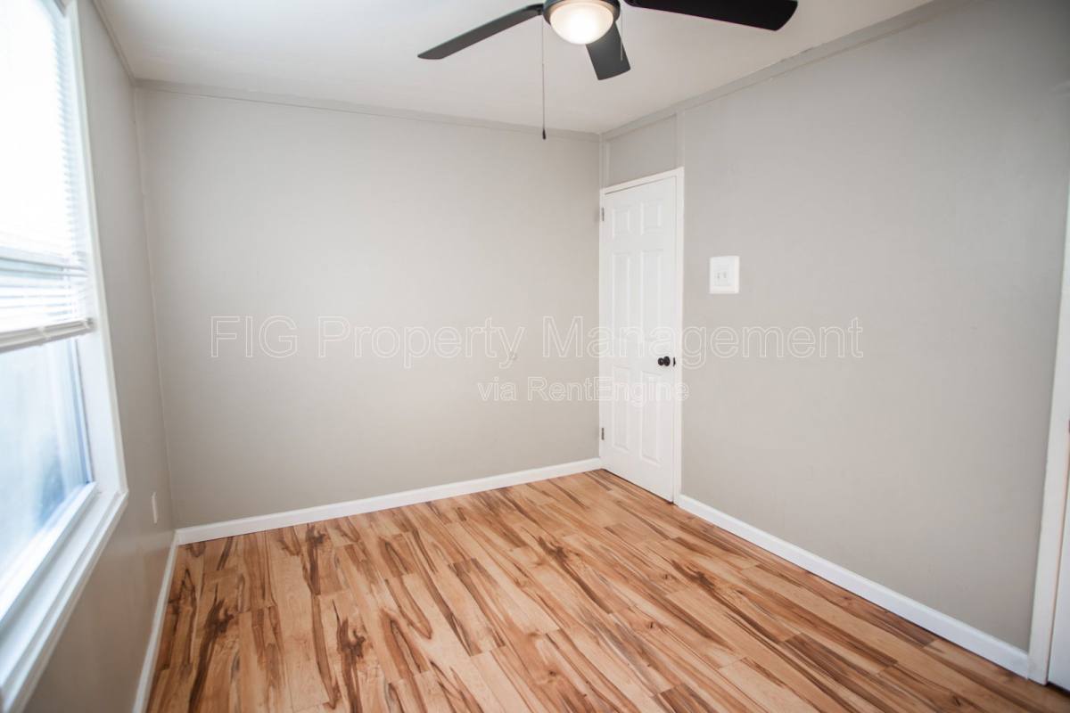 Apartment for rent at 1418 Chicago Ave, Knoxville, TN 37917