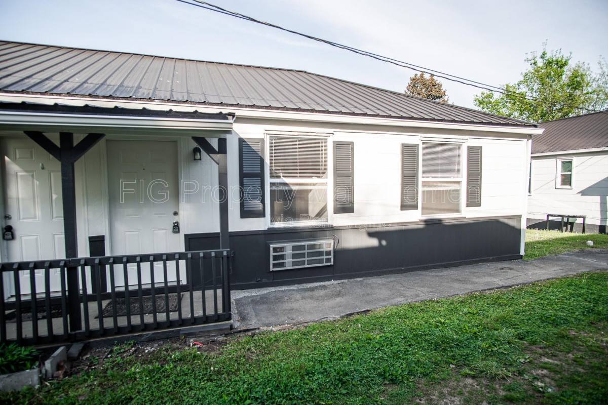Apartment for rent at 1418 Chicago Ave, Knoxville, TN 37917