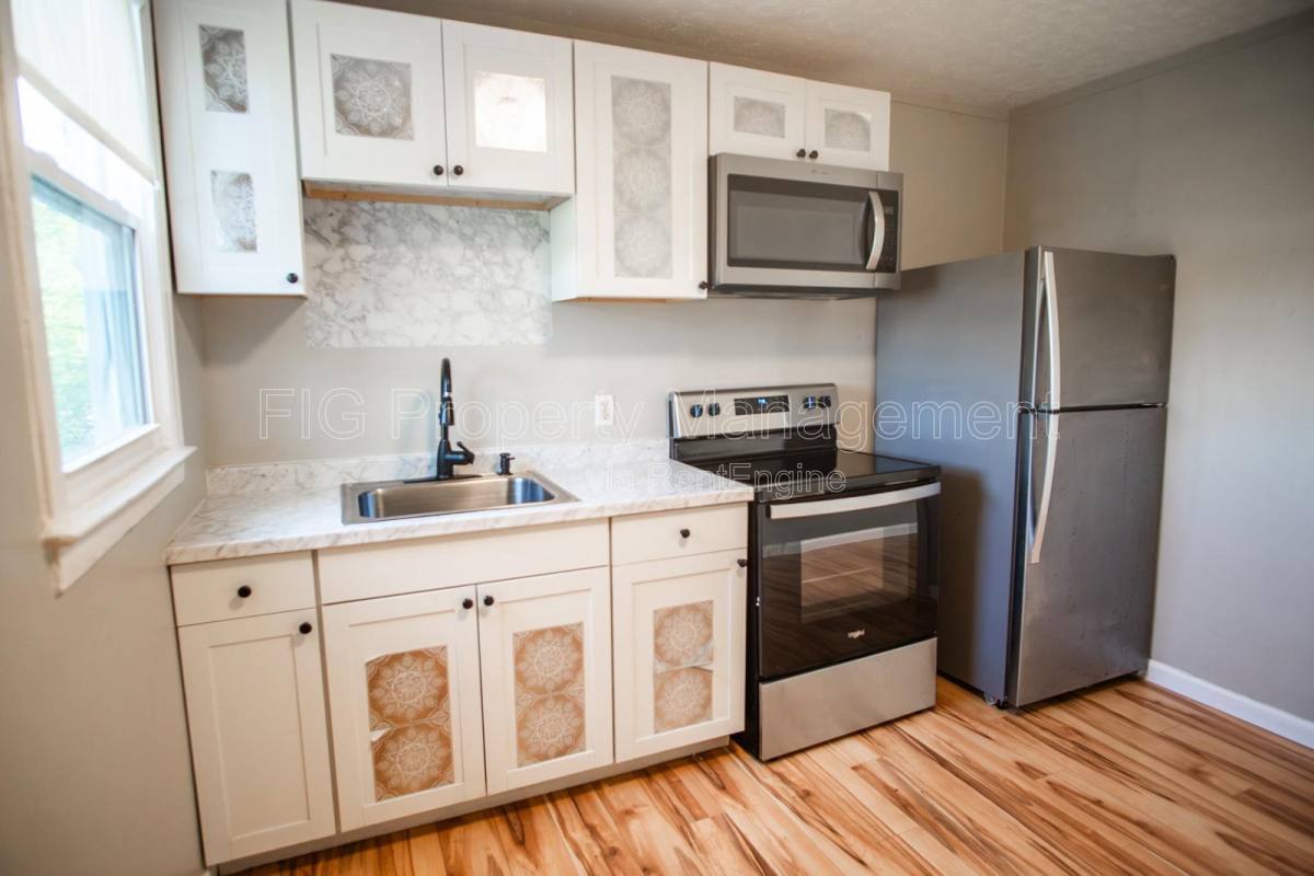 Apartment for rent at 1418 Chicago Ave, Knoxville, TN 37917