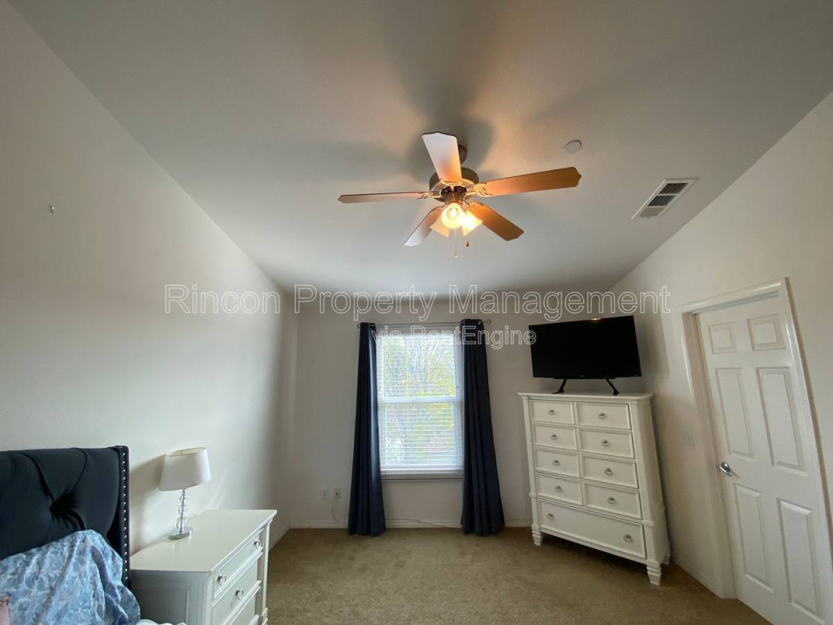 Townhouse for rent at 11216 Snapdragon St, Ventura, CA 93004