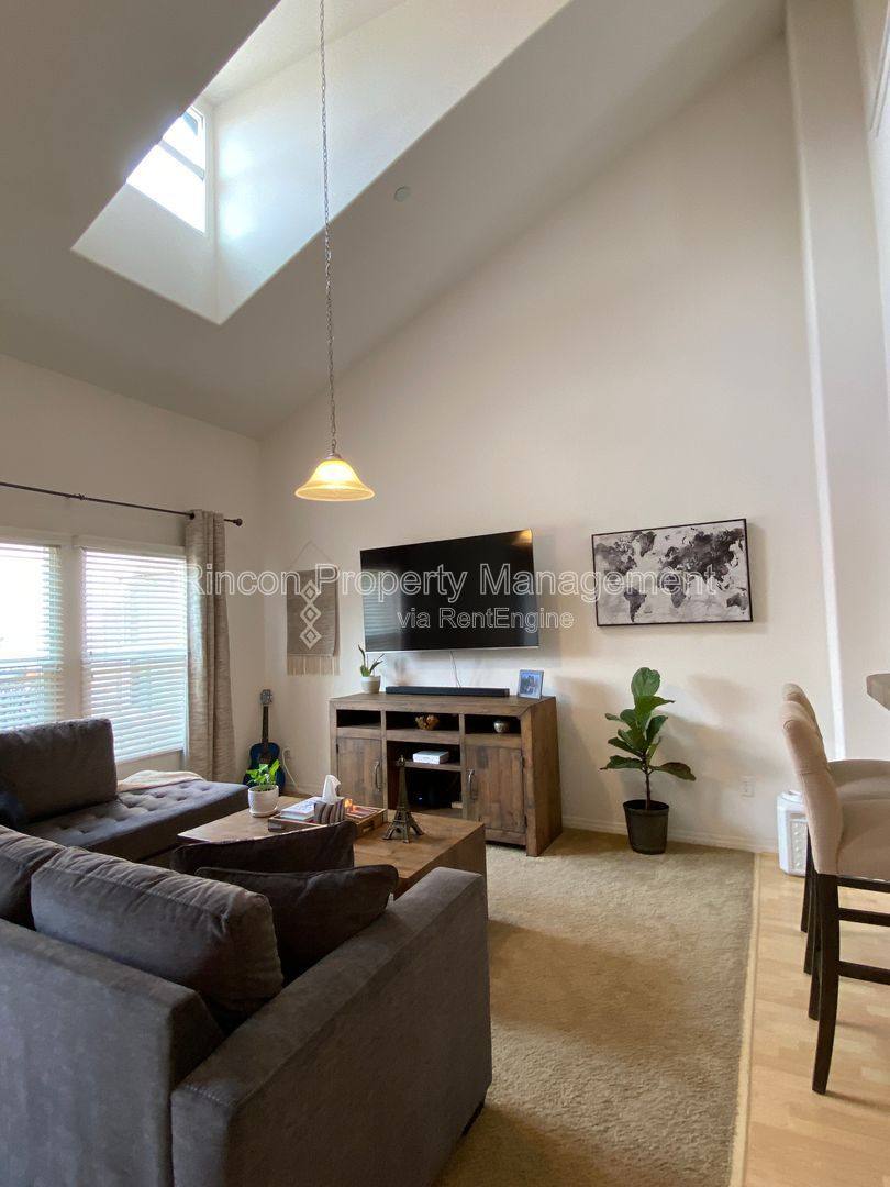 Townhouse for rent at 11216 Snapdragon St, Ventura, CA 93004