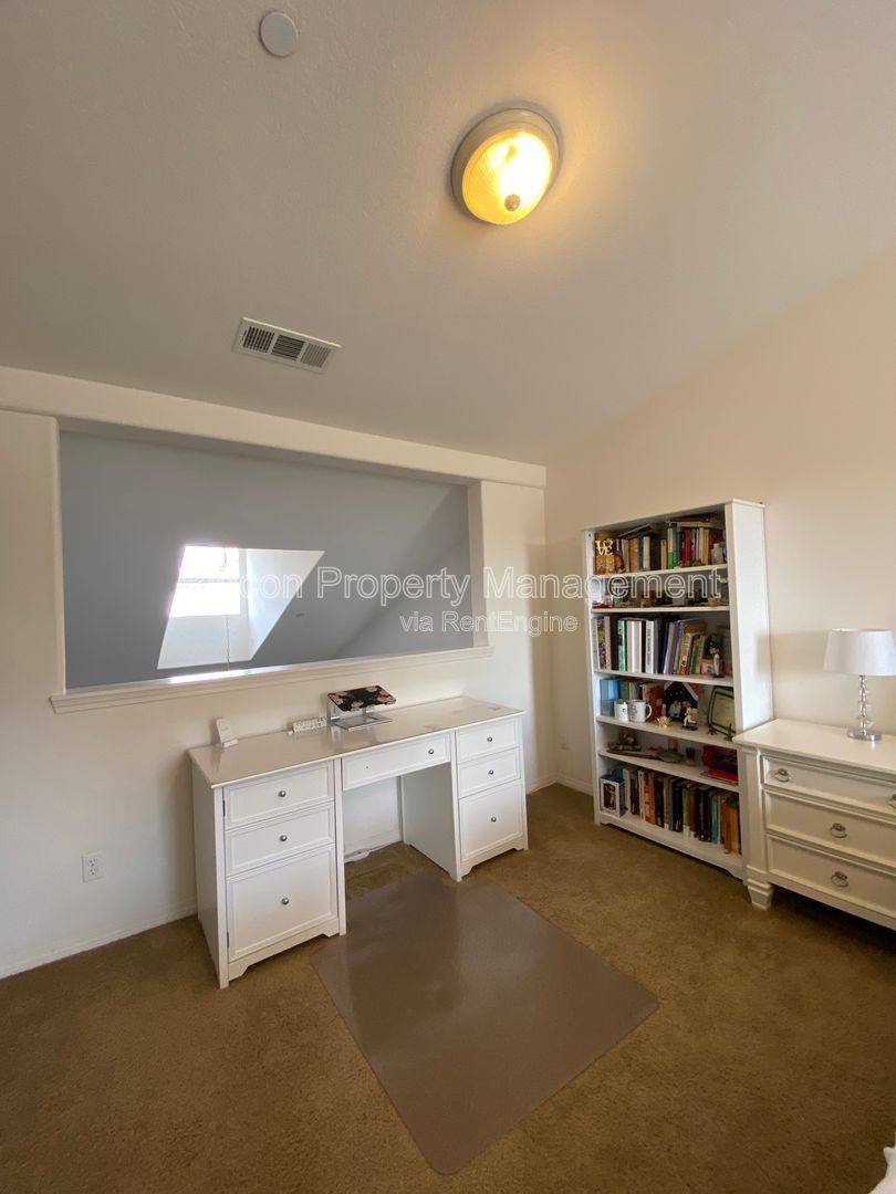 Townhouse for rent at 11216 Snapdragon St, Ventura, CA 93004
