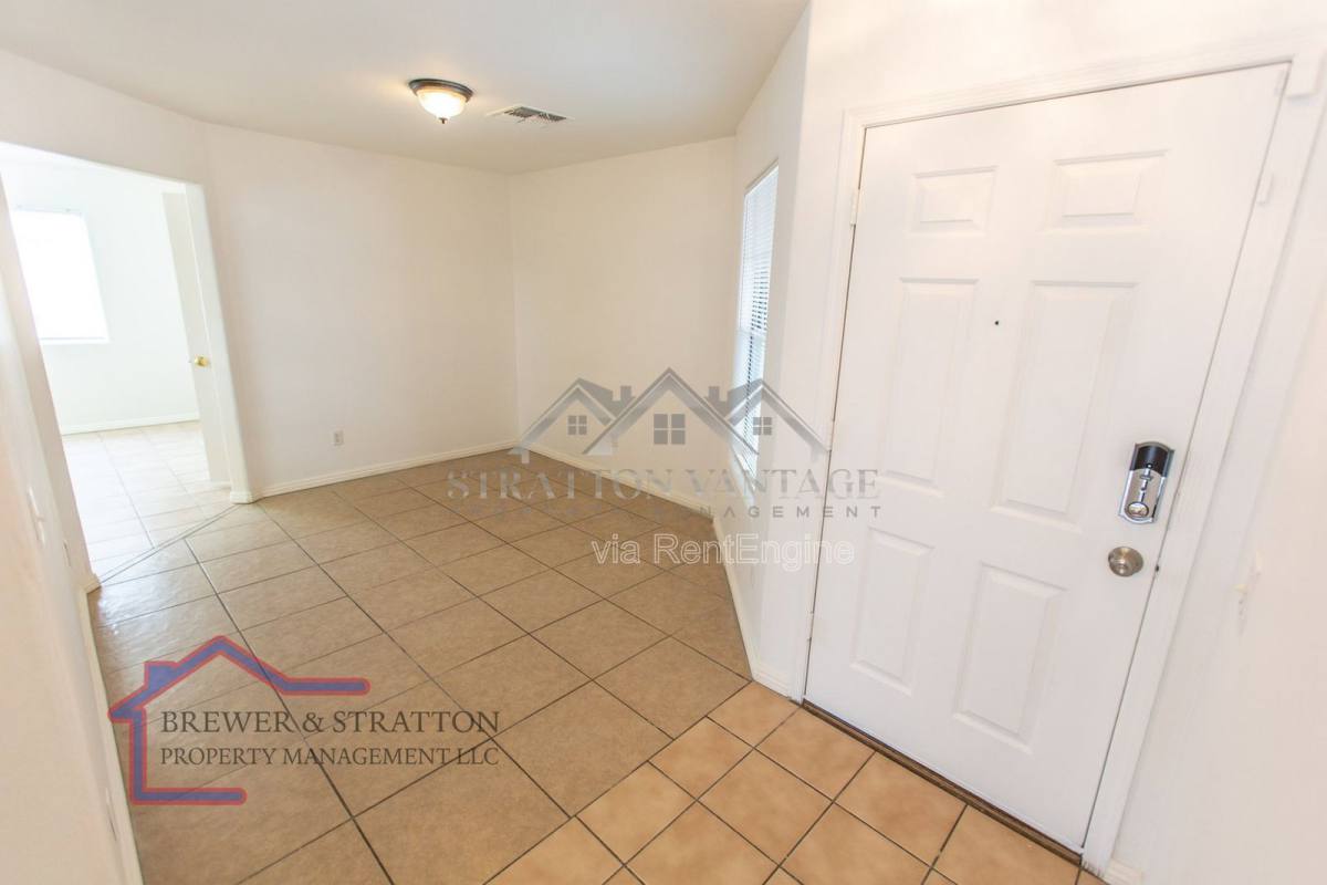 House for rent at 5706 N 74th Dr, Glendale, AZ 85303