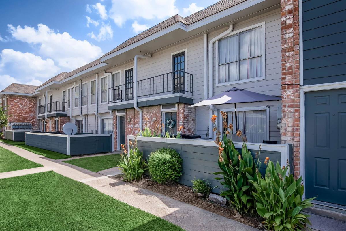 Apartment for rent at 1251 Wilcrest Dr #J, Houston, TX 77042