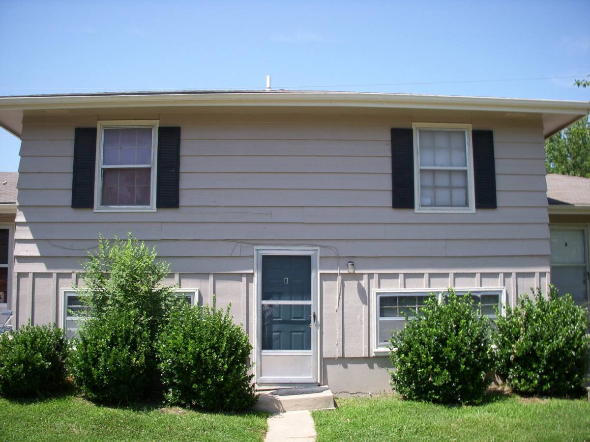 Apartment for rent at 2711 Ridge Court #B, Lawrence, KS 66046