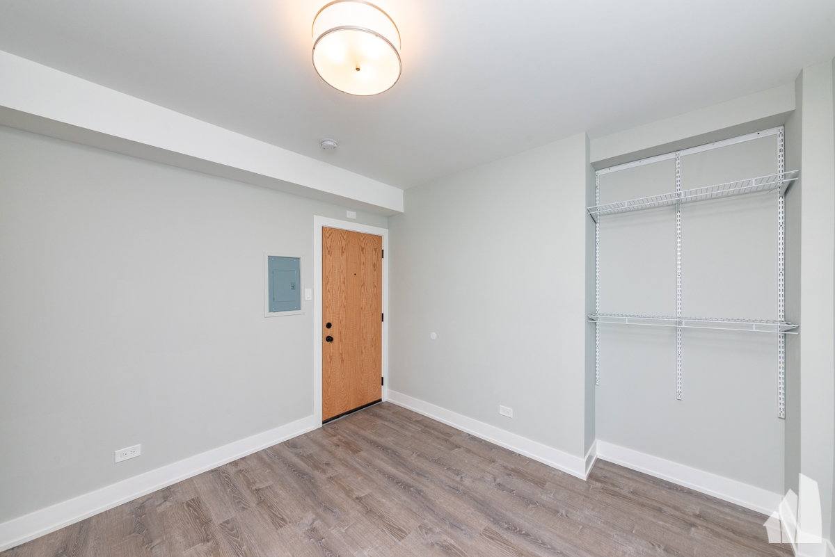 Apartment for rent at 505 W Belmont Ave #1N, Chicago, IL 60657