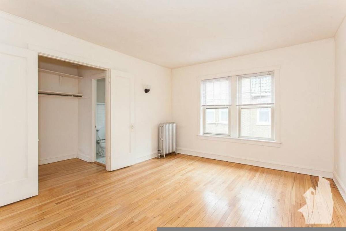 Apartment for rent at 2100 W Ainslie St #E03, Chicago, IL 60625