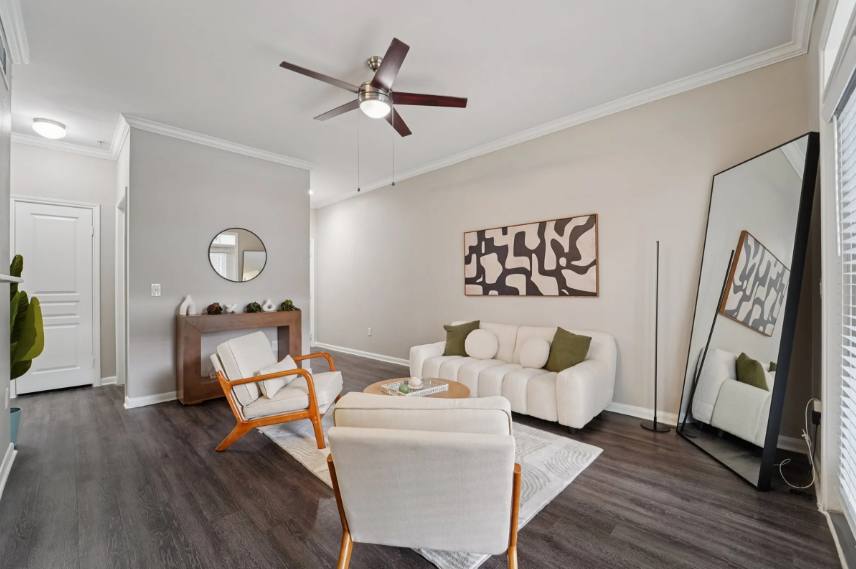 Apartment for rent at 2500 Woodland Park Dr, Houston, TX 77077