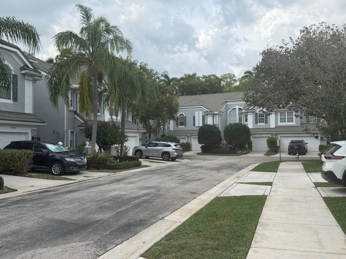 Townhouse for rent at 21543 Saint Andrews Grand Circle, Boca Raton, FL 33486