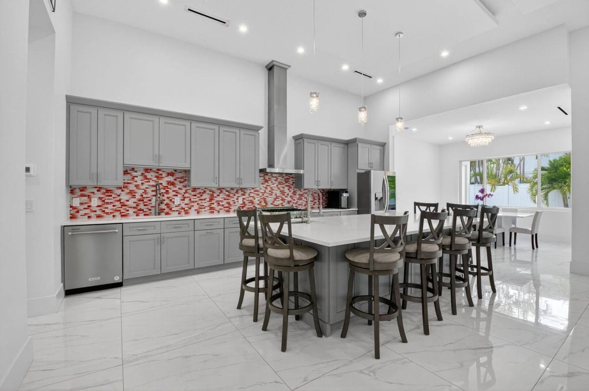 House for rent at 711 NE 6th St, Boca Raton, FL 33432