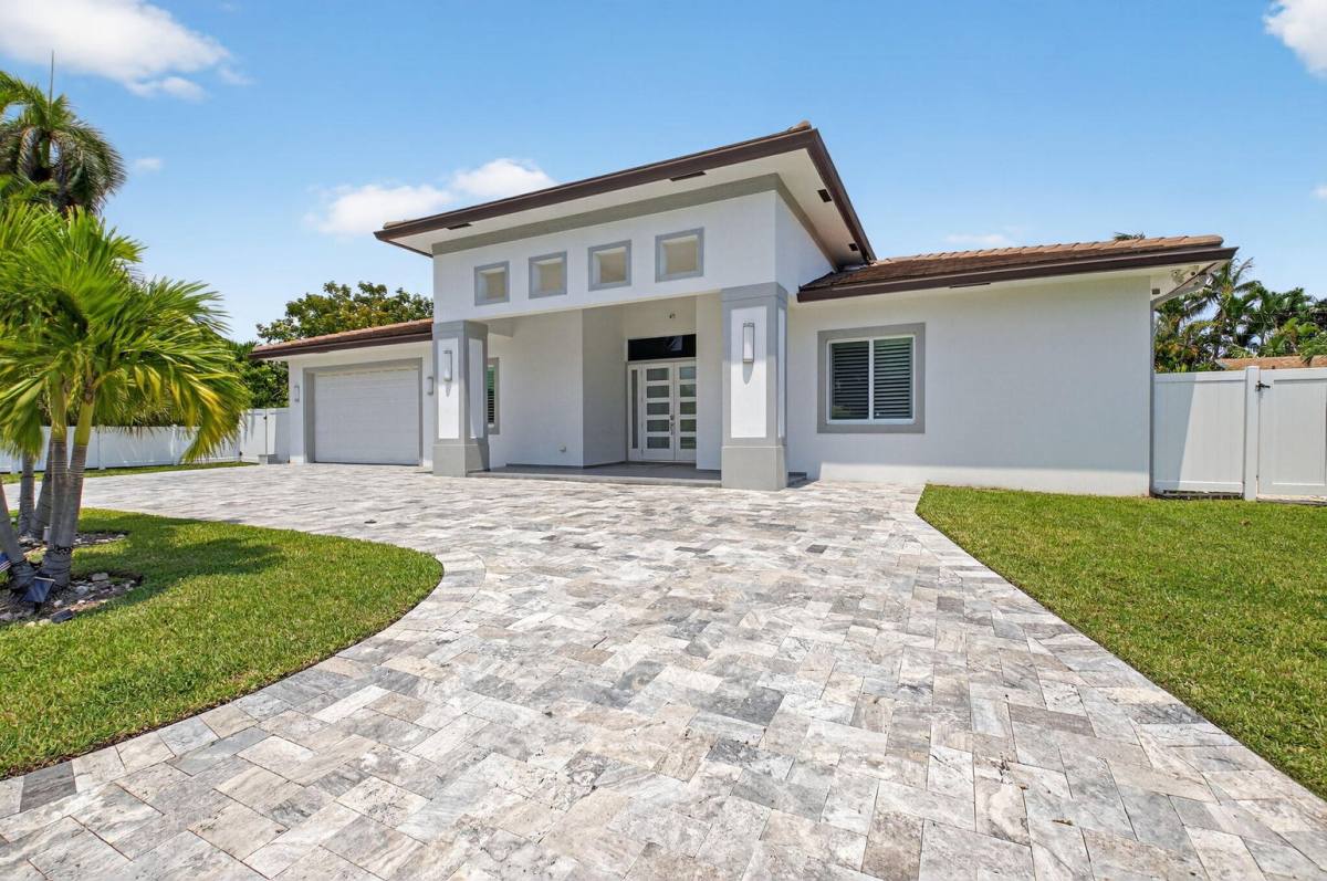 House for rent at 711 NE 6th St, Boca Raton, FL 33432