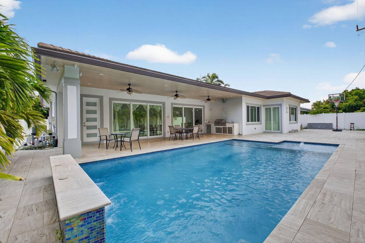 House for rent at 711 NE 6th St, Boca Raton, FL 33432