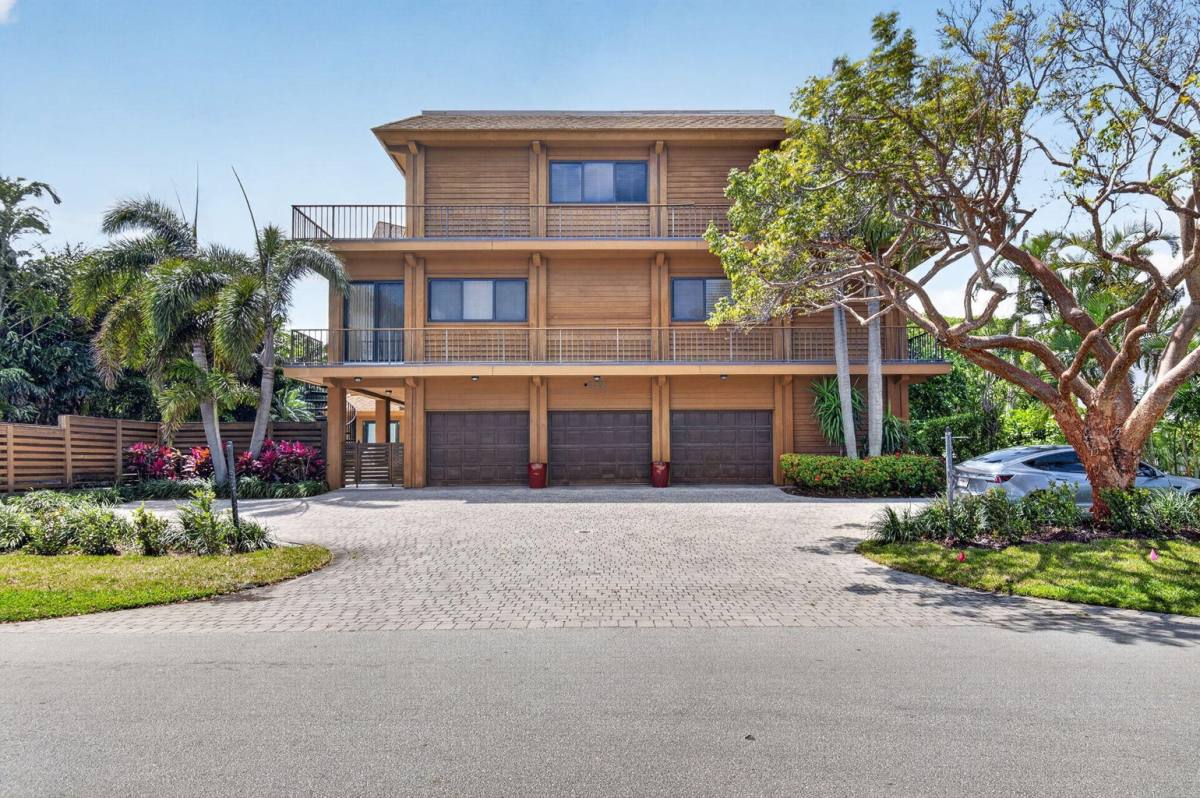 Townhouse for rent at 122 Andrews Ave, Delray Beach, FL 33483