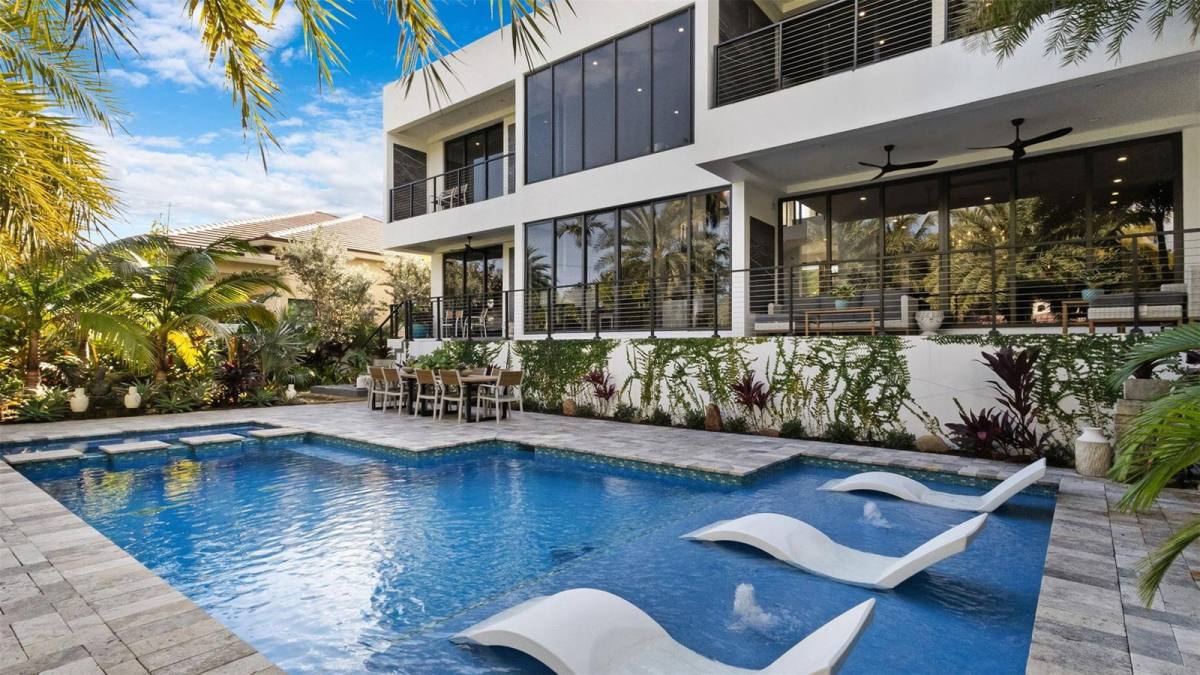 House for rent at 823 Ponce De Leon Dr, Fort Lauderdale, FL 33316
