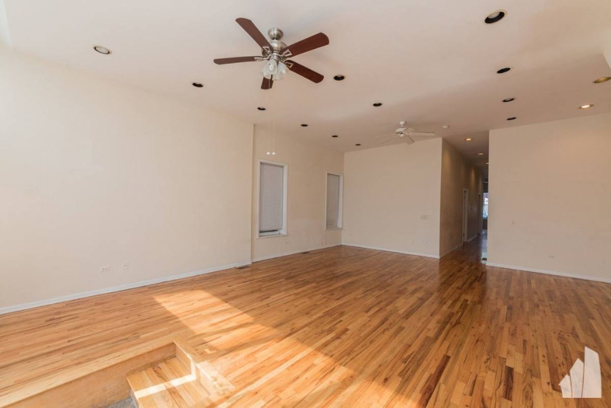 Apartment for rent at 2454 N Southport Ave #1F, Chicago, IL 60614