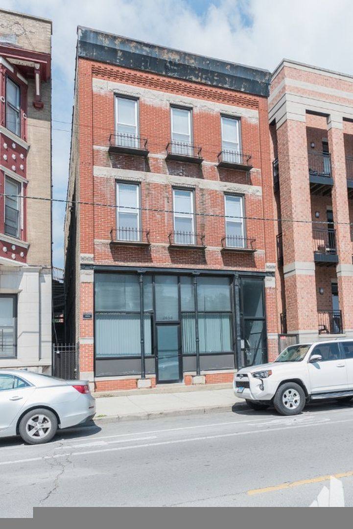 Apartment for rent at 2454 N Southport Ave #1F, Chicago, IL 60614