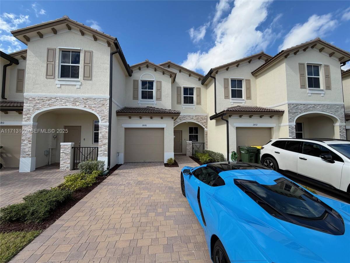 Townhouse for rent at 2876 SE 25th Ave, Homestead, FL 33035