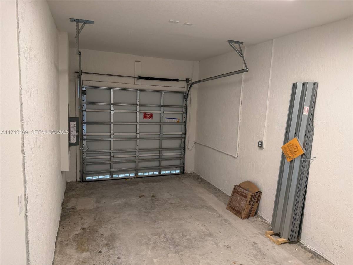 Townhouse for rent at 2876 SE 25th Ave, Homestead, FL 33035