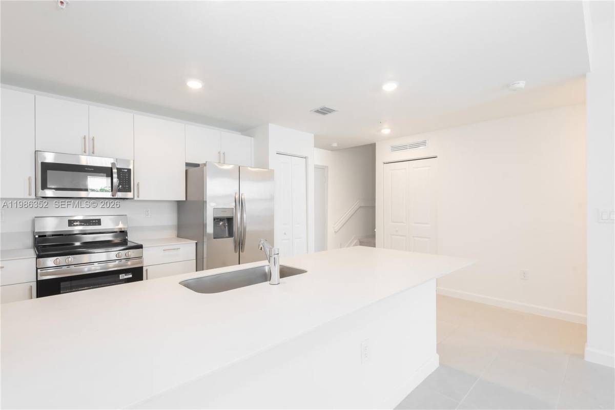 Townhouse for rent at 12476 SW 248th St #8, Homestead, FL 33032