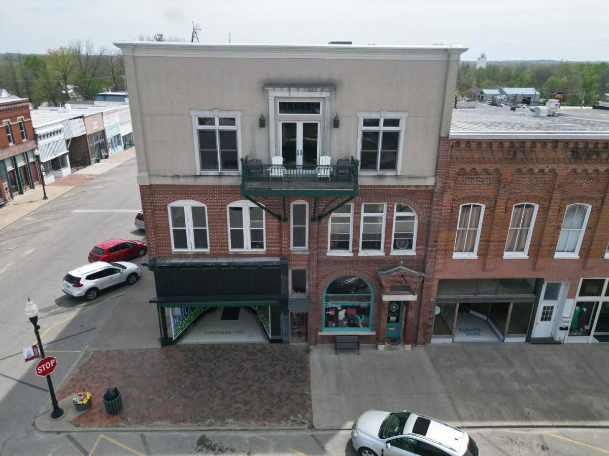 Apartment for rent at 124 E Morrison St #A, Fayette, MO 65248