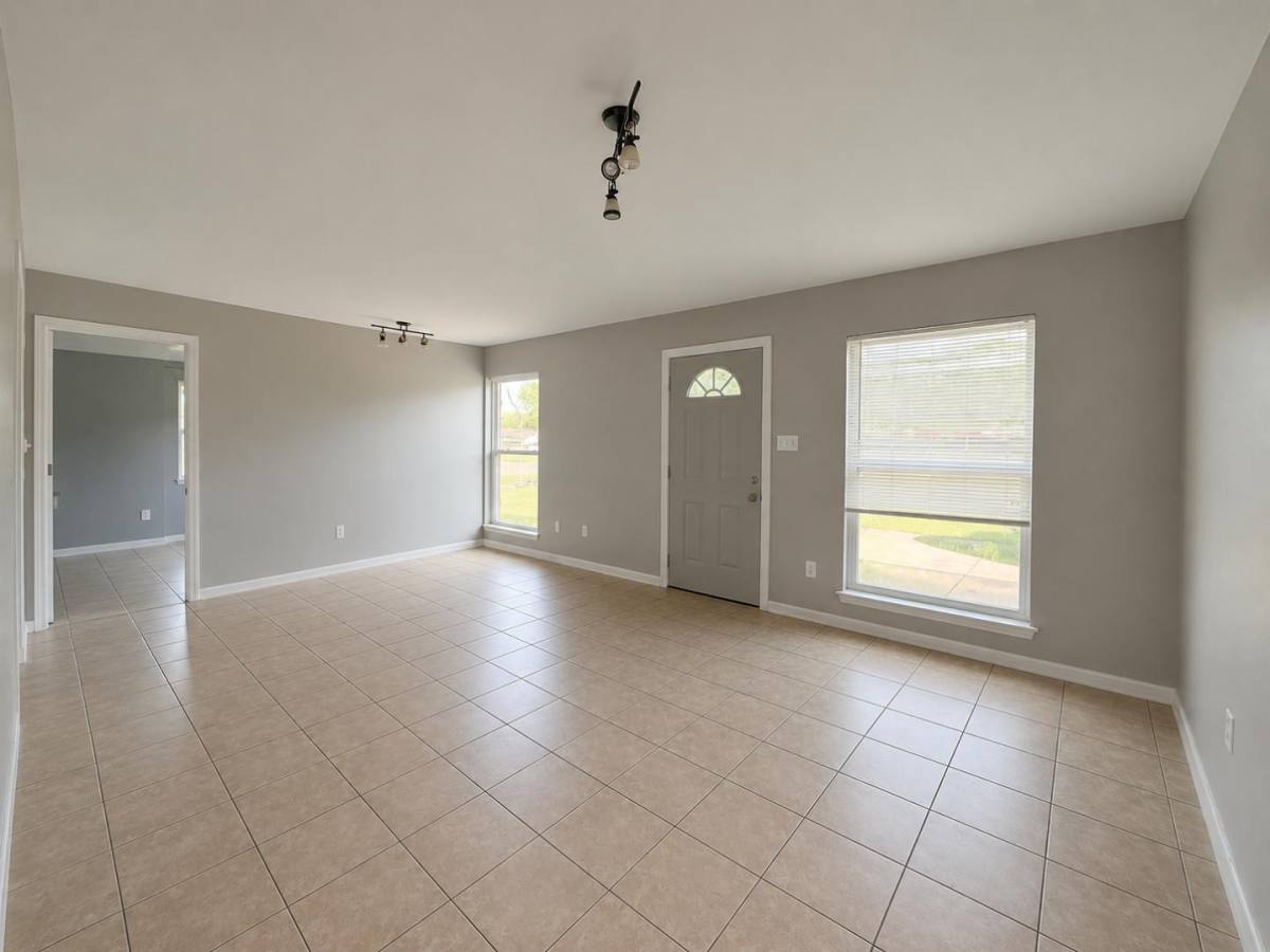 House for rent at 82 Holly Circle Ms 3950, Gulfport, MS 39501