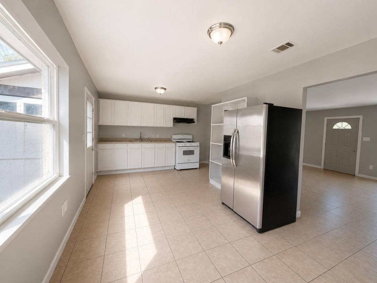 House for rent at 82 Holly Circle Ms 3950, Gulfport, MS 39501