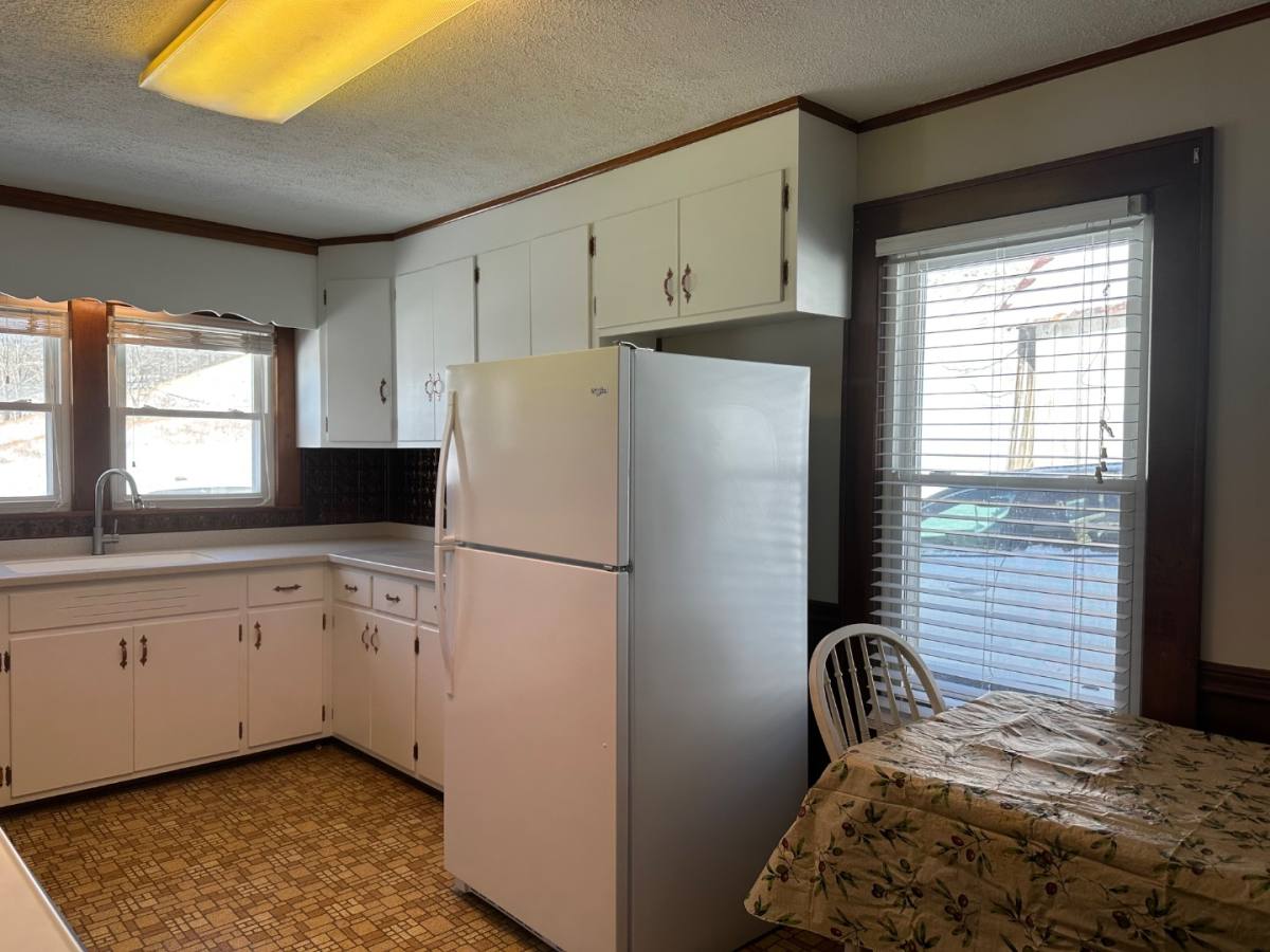 House for rent at 6123 Boozy Creek Rd, Bristol, VA 24202