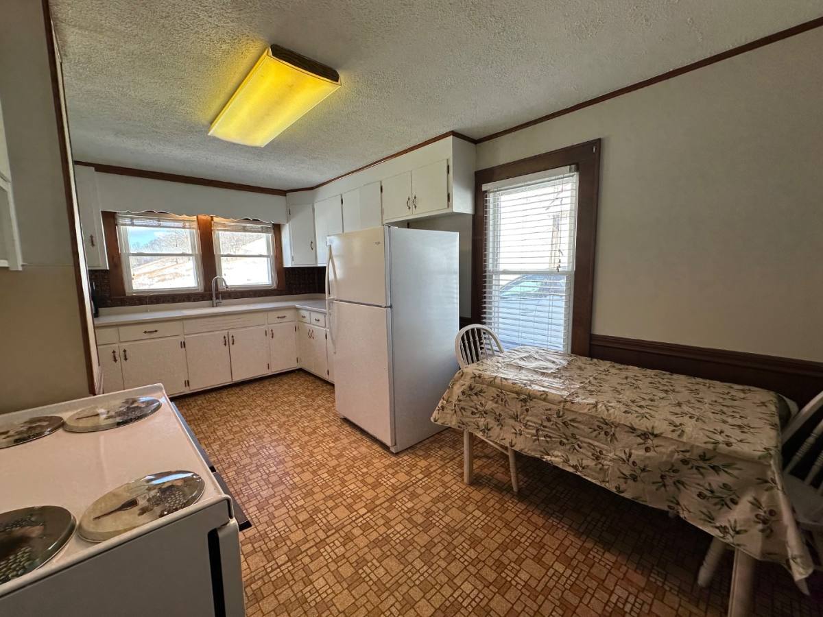 House for rent at 6123 Boozy Creek Rd, Bristol, VA 24202