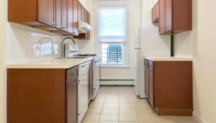 Townhouse for rent at 557 79th St #2, Brooklyn, NY 11209