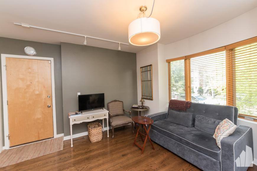 Apartment for rent at 2035 W Crystal St #1, Chicago, IL 60622
