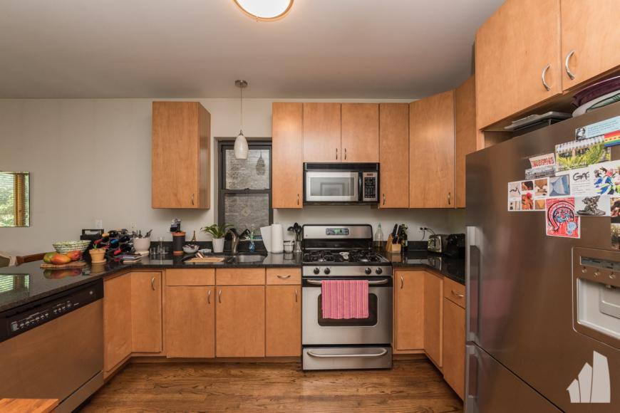 Apartment for rent at 2035 W Crystal St #1, Chicago, IL 60622