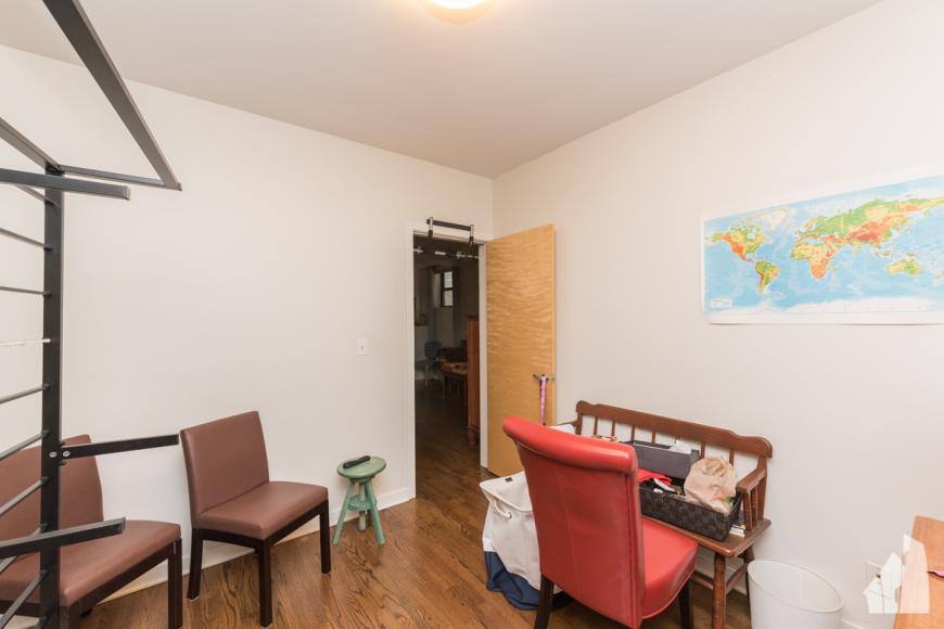 Apartment for rent at 2035 W Crystal St #1, Chicago, IL 60622