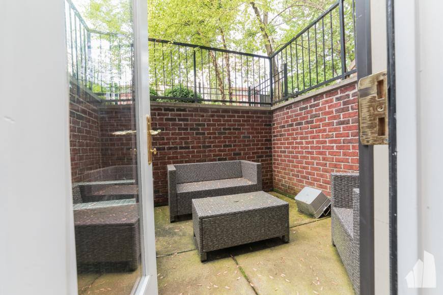 Apartment for rent at 2035 W Crystal St #1, Chicago, IL 60622