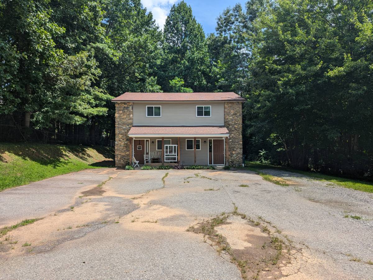 Townhouse for rent at 9 Blueberry Ridge, Asheville, NC 28804