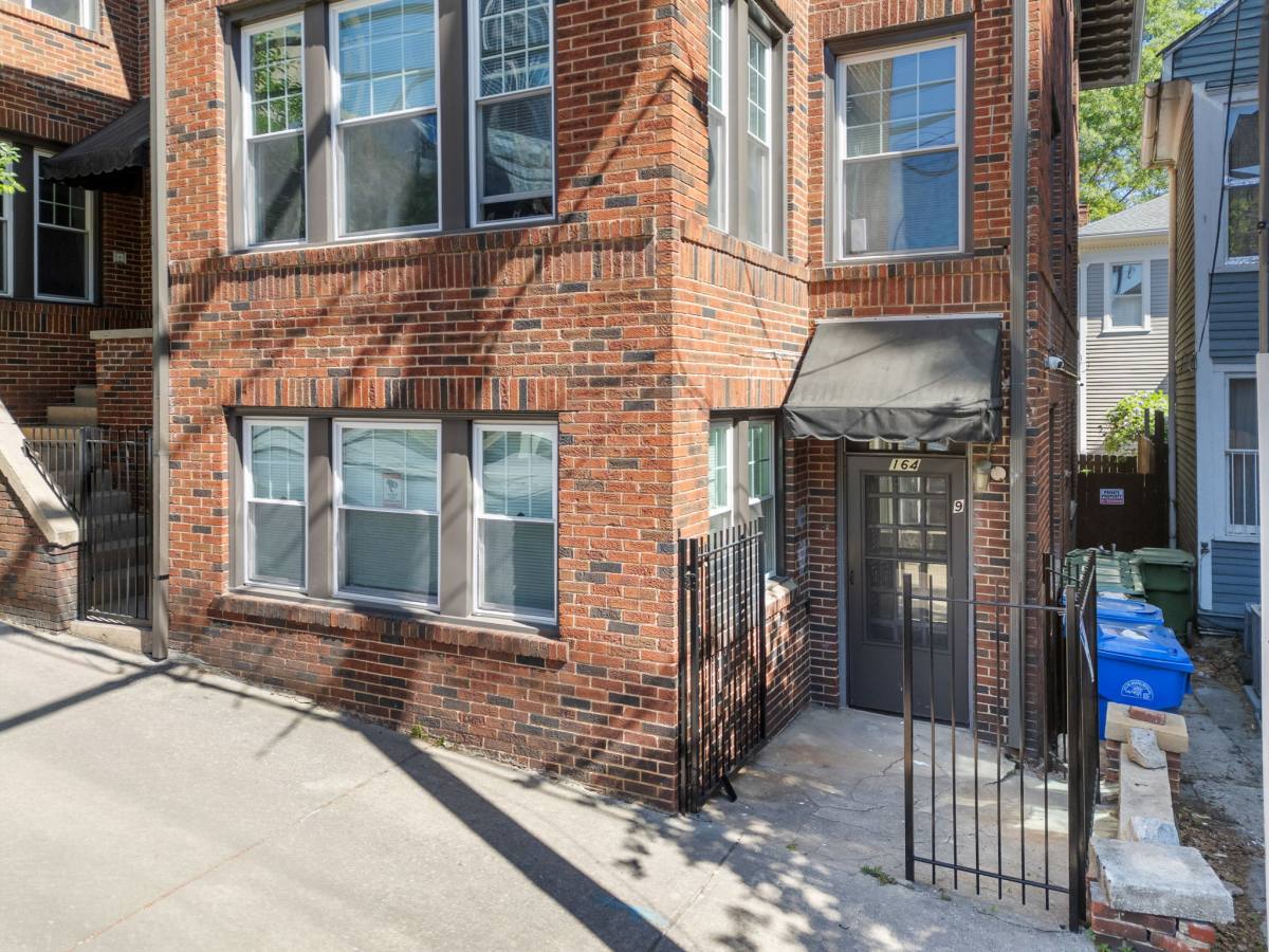 Apartment for rent at 160 4th St NE #9, Atlanta, GA 30308