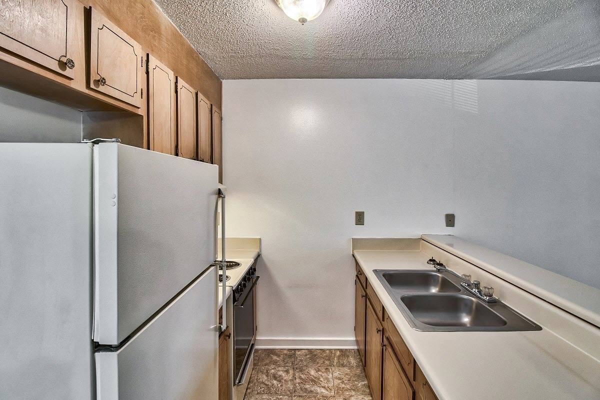 Apartment for rent at Glennwood, 1528 S Mebane St, Burlington, NC 27215