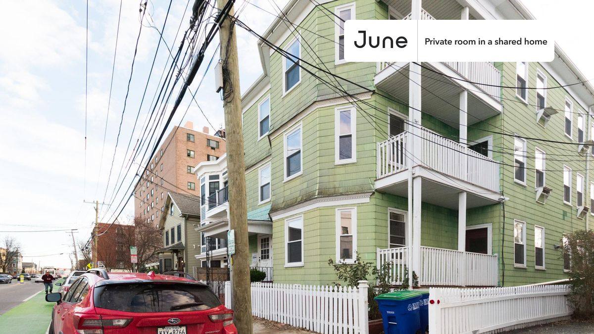 Apartment for rent at 106 Beacon St E, Somerville, MA 02143