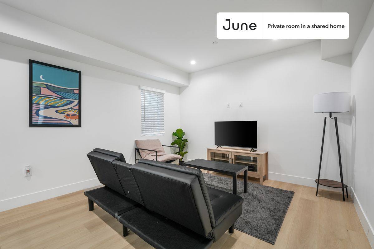 Apartment for rent at 1321 N June St #B, Los Angeles, CA 90028