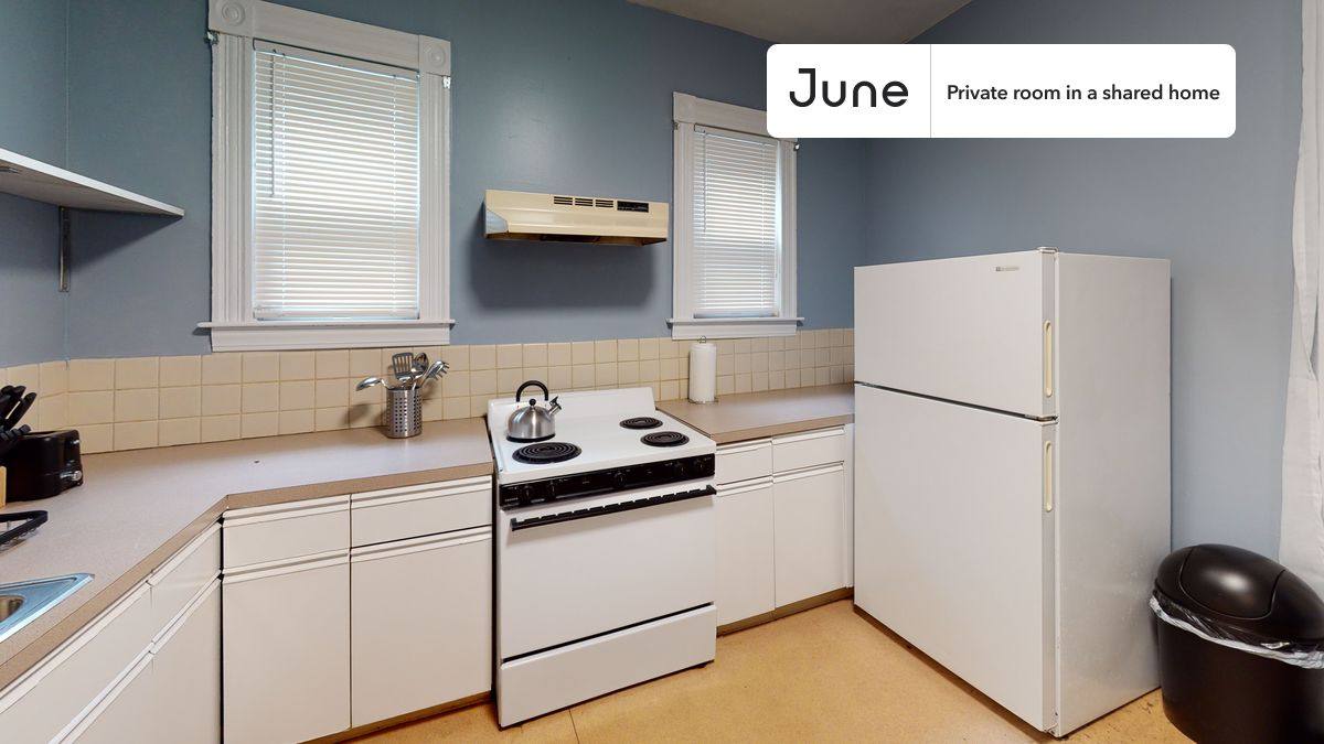 Apartment for rent at 1015 Calumet St #C, Roxbury Crossing, MA 02120