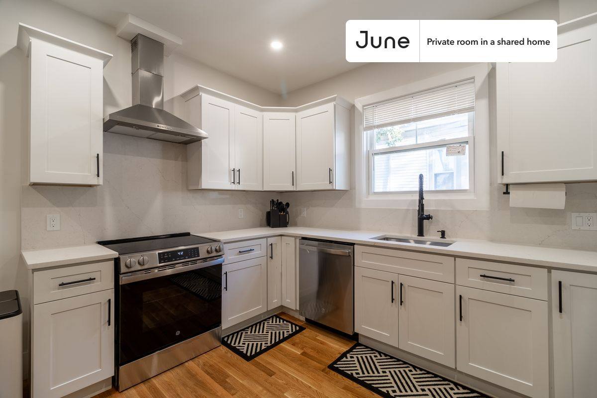 Apartment for rent at 8 Walnut Park E, Roxbury, MA 02119