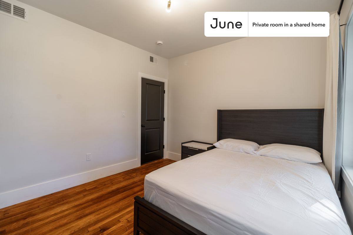 Apartment for rent at 8 Walnut Park E, Roxbury, MA 02119