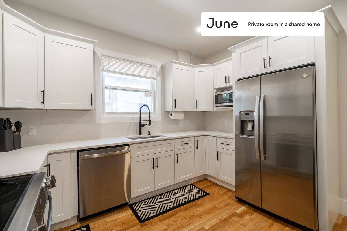 Apartment for rent at 8 Walnut Park E, Roxbury, MA 02119