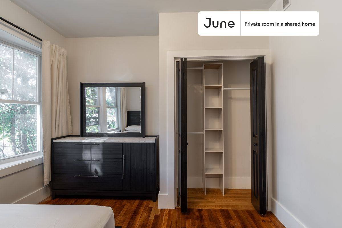 Apartment for rent at 8 Walnut Park E, Roxbury, MA 02119