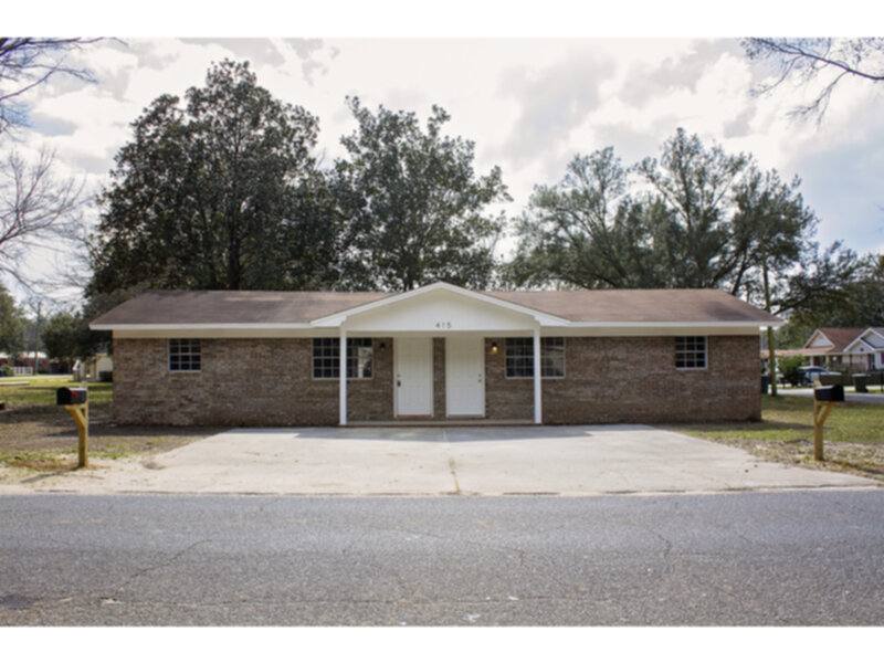 Townhouse for rent at 415 W Hannah St #B, Pensacola, FL 32534