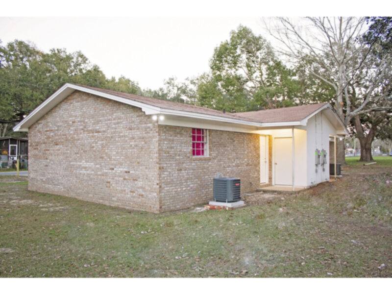 Townhouse for rent at 415 W Hannah St #B, Pensacola, FL 32534