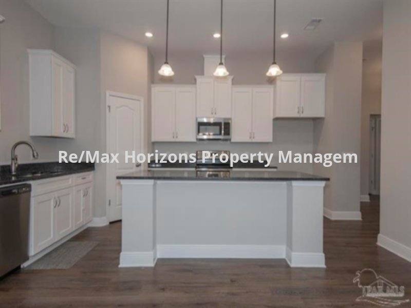 House for rent at 5746 Dunridge Dr, Milton, FL 32571